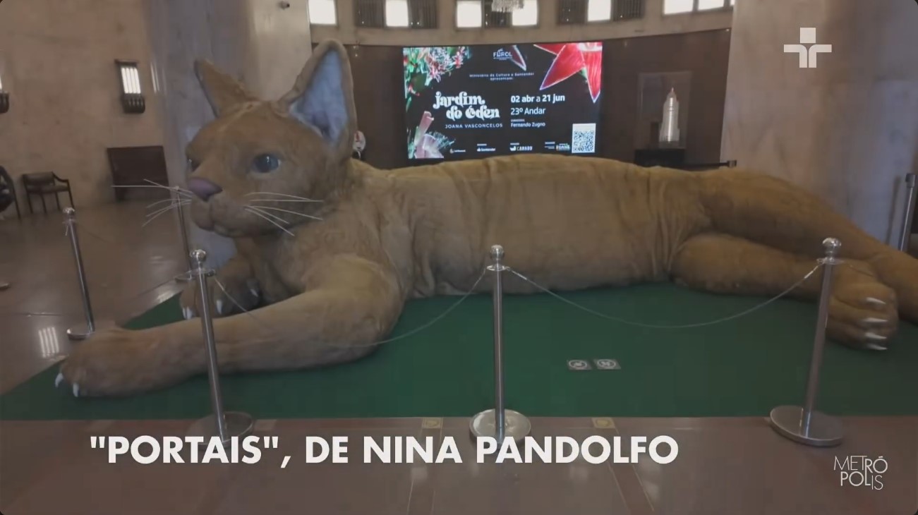 A Exposição Portais - de Nina Pandolfo, no Farol Santander, foi matéria no Metrópolis.