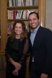 Reunião na Embaixada de Milão, em 2015 - Tereza Santos e Índio - Créd. Jr Casseb Reunião na Embaixada de Milão, em 2015 - Tereza Santos e Índio - Créd. Jr Casseb