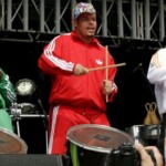 O grupo cultural AfroReggae no Festival Natura About Us (Créditos: Edu Garcia - UOL) O grupo cultural AfroReggae no Festival Natura About Us (Créditos: Edu Garcia - UOL)