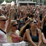 Público vibra durante show de Carlinhos Brown no Festival Natura About Us (Créditos: Edu Garcia - UOL) Público vibra durante show de Carlinhos Brown no Festival Natura About Us (Créditos: Edu Garcia - UOL)